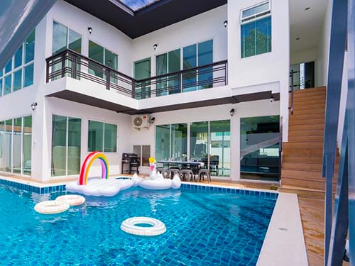 ไวท์เฮ้าส์ พูลวิลล่า จ.ชลบุรี White House PoolVilla Pattaya บ้านพักพูลวิลล่าบางเสร่ติดทะเล baan poolvilla บางแสน บังกะโลพัทยา บ้านพักวิลล่าชลบุรี ที่พักชลบุรี พูลวิลล่าหาดจอมเทียน